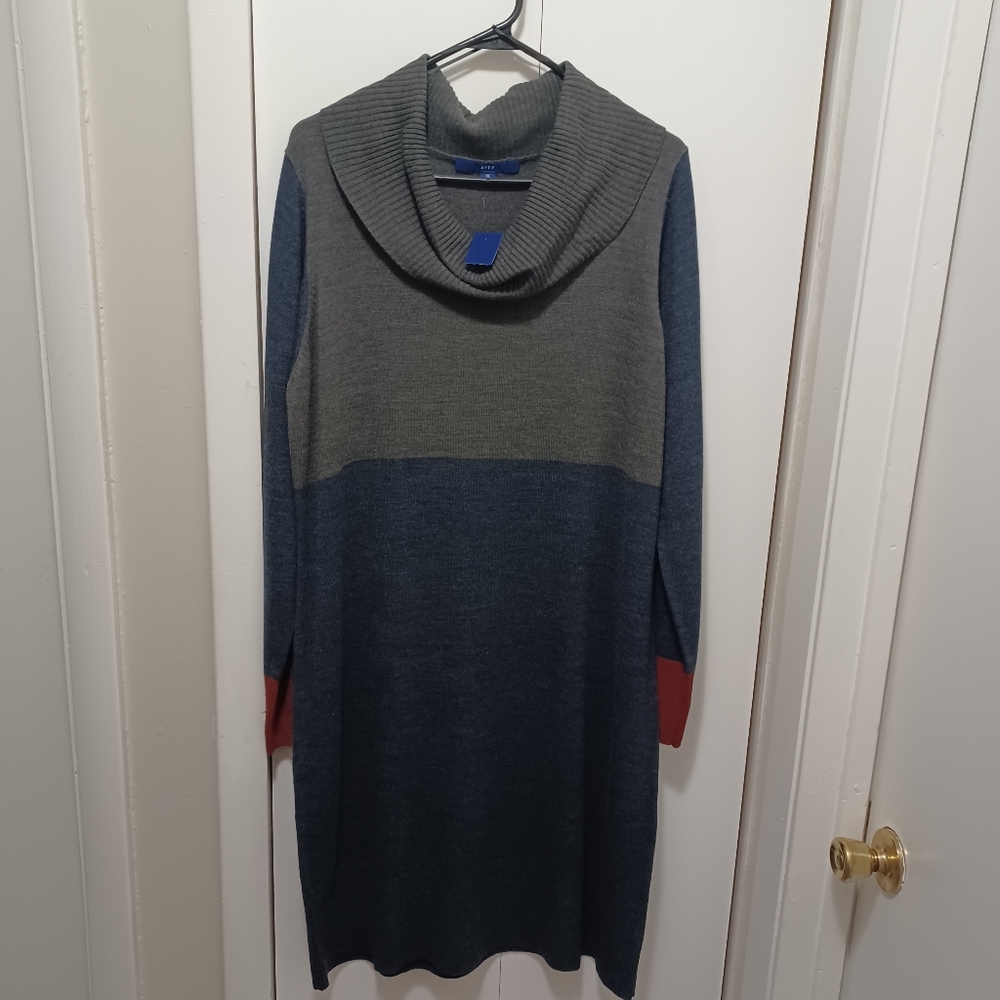 Apt. 9 Sweater Gray and Black Dress with Red End Sleeves